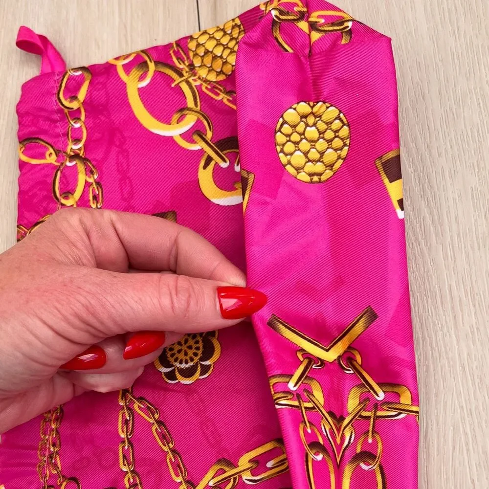 Estee Lauder Fuchsia Pink Gold Chain 90s Pattern Drawstring Makeup Bag